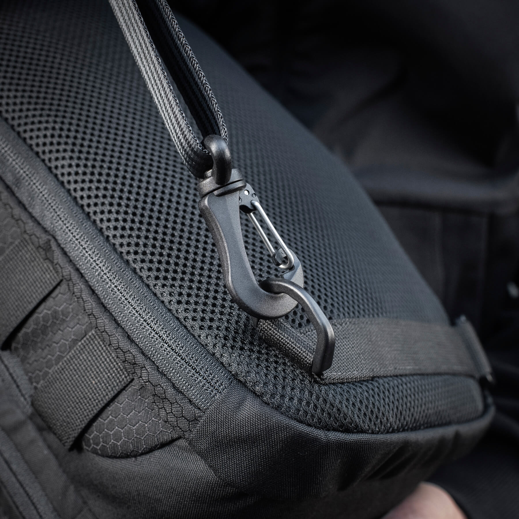 みかみん　MS BLK M-Tac сумка Cross Bag Slim Elite Hex Black купити за доступною