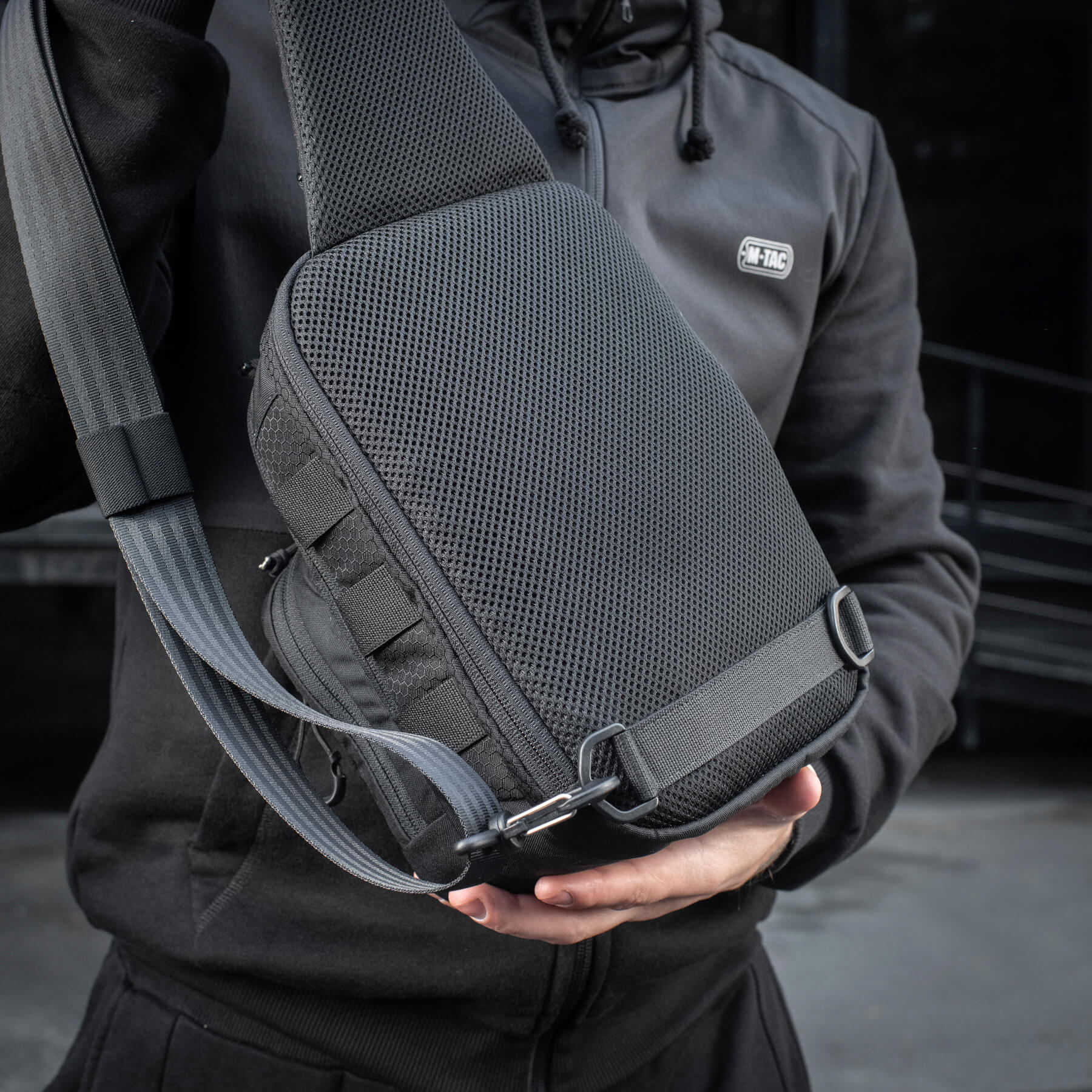 M-Tac сумка Cross Bag Slim Elite Hex Black купити за доступною