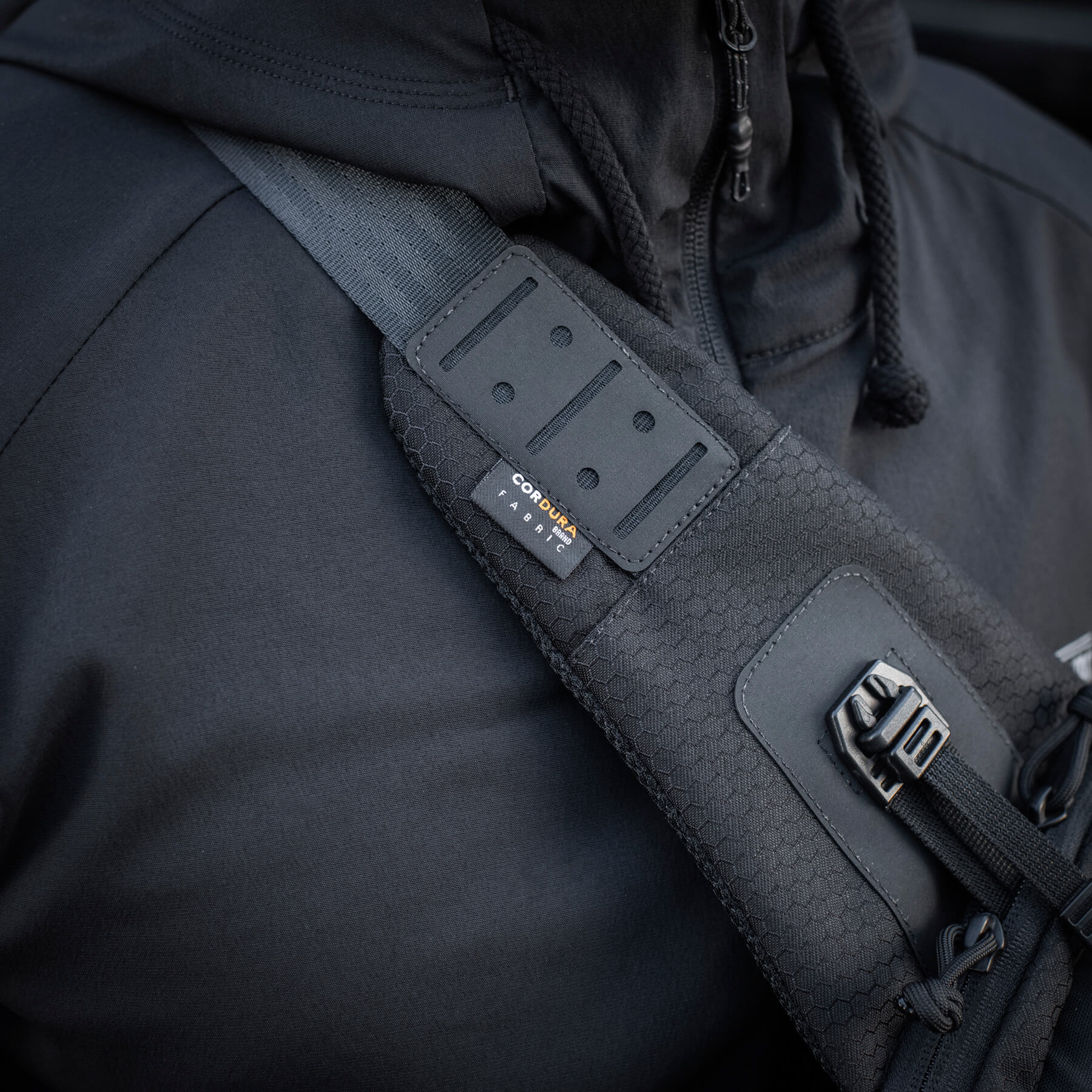 M-Tac сумка Cross Bag Slim Elite Hex Black купити за доступною